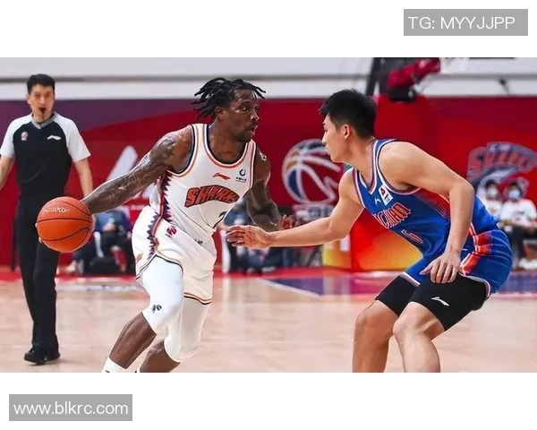 上海篮球队配合问题引发热议球迷与专家各抒己见探讨战术调整必要性