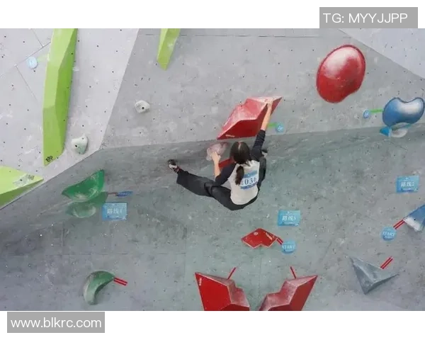 南京飞盘队在攀岩联赛中以92分稳居积分榜首位展现强劲实力