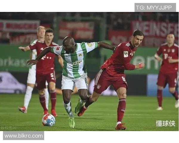 广州羽毛球队在杯赛积分榜上以100分稳居第一展现强劲实力