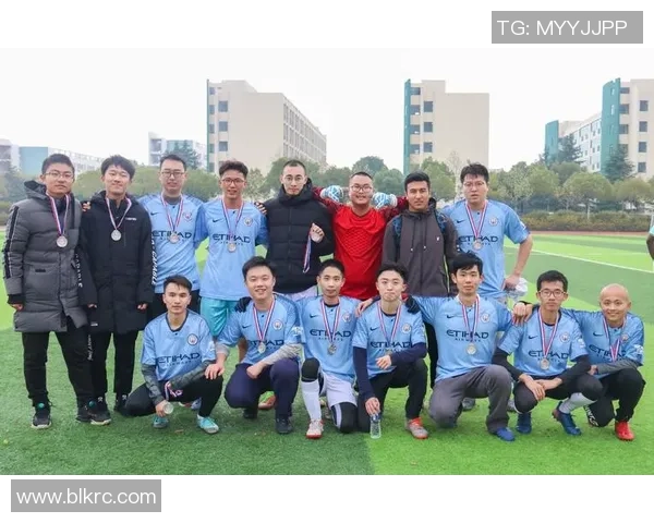 山西公司足球：团结拼搏展现企业精神与团队风采